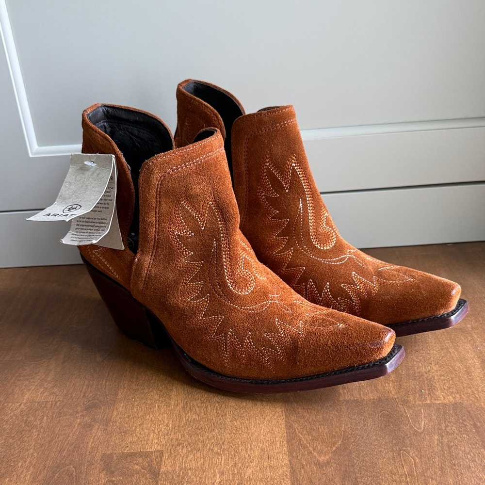 Ariat Dixon Western Brown Suede Cowgirl Ankle Booties